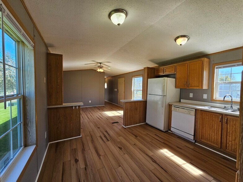 Building Photo - 56 Noble Ln