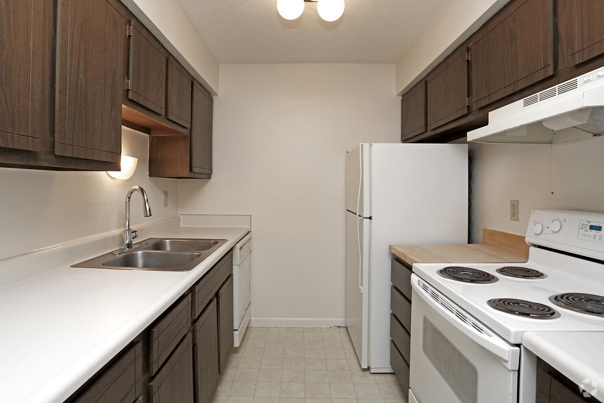 Appletree Apartments 6224 S 97th Ct Omaha NE 68127 Apartment Finder