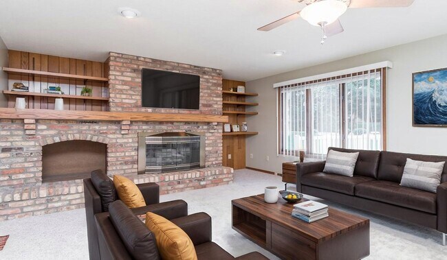 Building Photo - LARGE AND SPACIOUS, YET COZY AND QUAINT RANCH STYLE 4 BD, 3 BA HOUSE WITH DOUBLE ATTACHED GARAGE,...