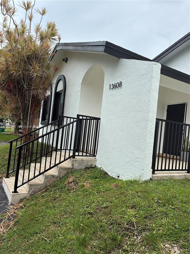 Building Photo - 13608 SW 286th Terrace