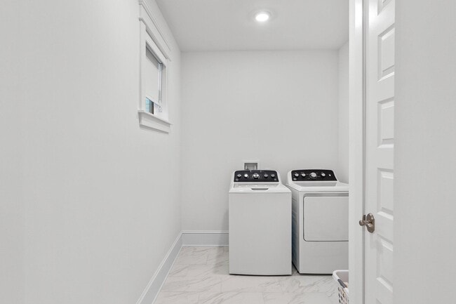 Building Photo - 105 Seaboard Ln