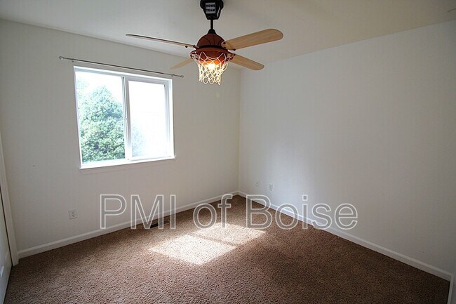 Building Photo - 1160 S Ruler Ave