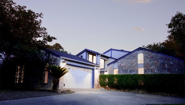 Building Photo - 1806 Encino Bend