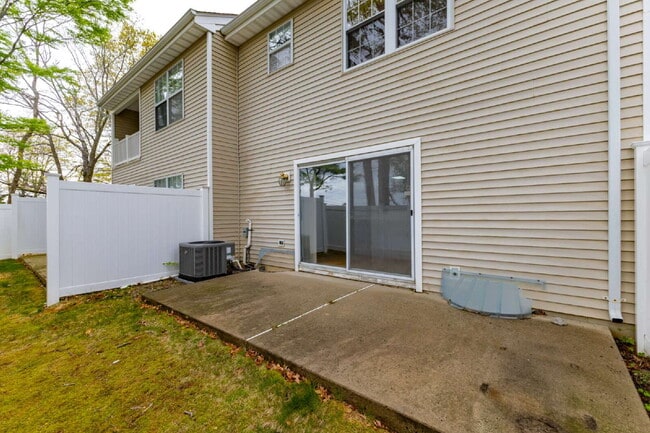 Building Photo - Welcome to your new home in the heart of T...