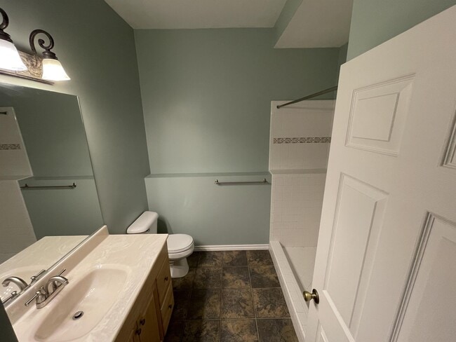 Building Photo - 561 Rocky Knoll Ln