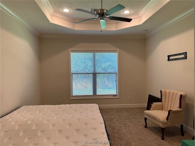 Building Photo - 15605 Long Creek Ln