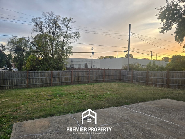 Building Photo - 8 St Celeste Dr