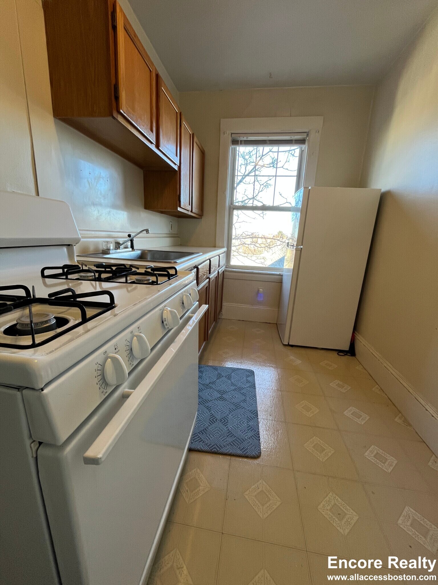 Building Photo - 157 Summer St