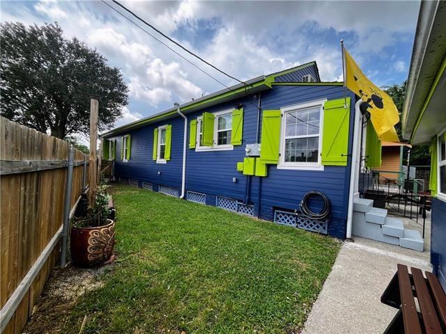 Building Photo - 2823 Maurepas St