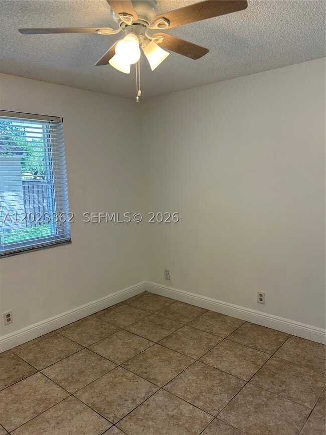 Building Photo - 578 Woodgate Cir