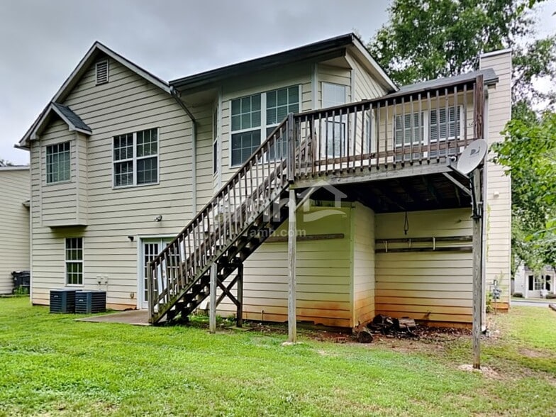 Building Photo - 4238 Zephyrhills Dr