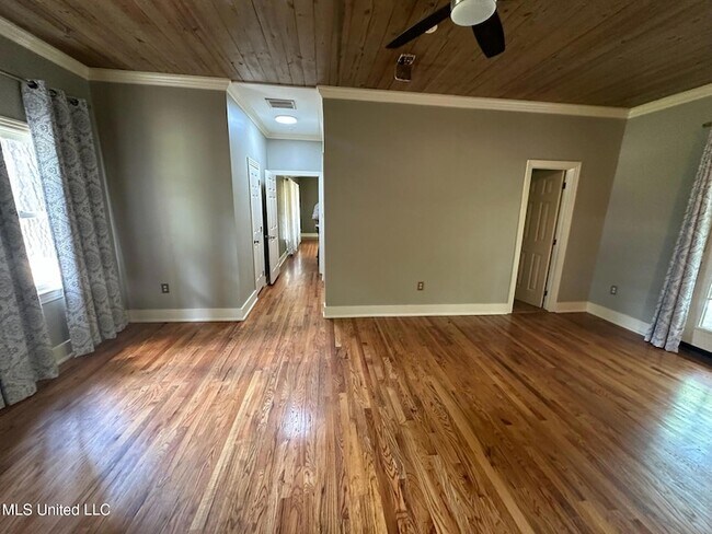 Building Photo - 3564 Cowan Pl