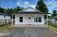 Building Photo - 2015 Blythe Ave SE