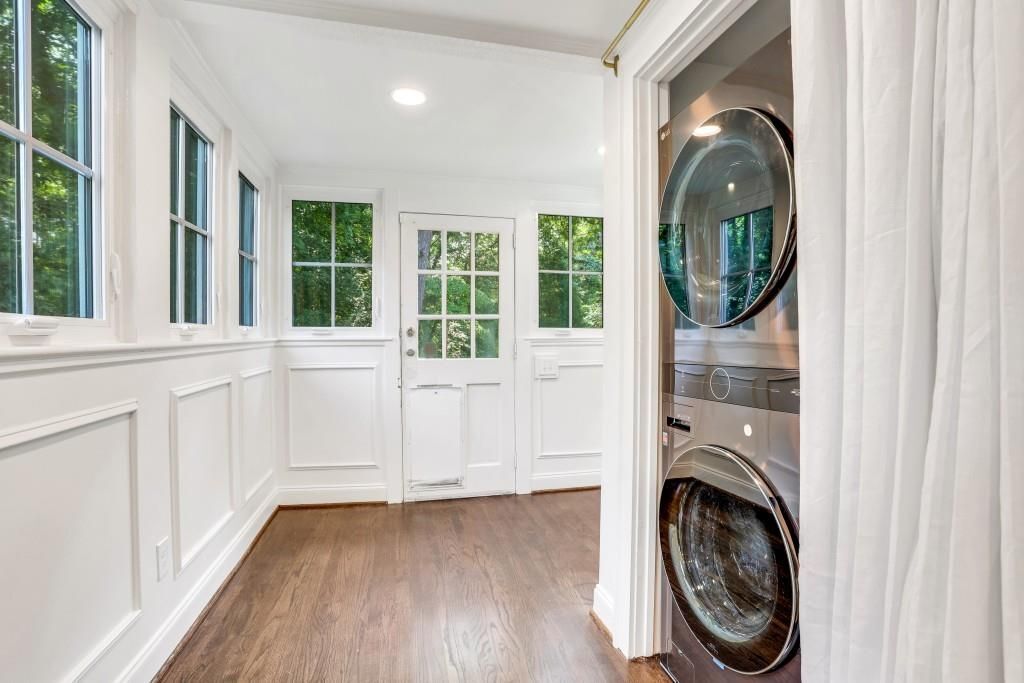 Building Photo - 2215 Fairhaven Cir NE