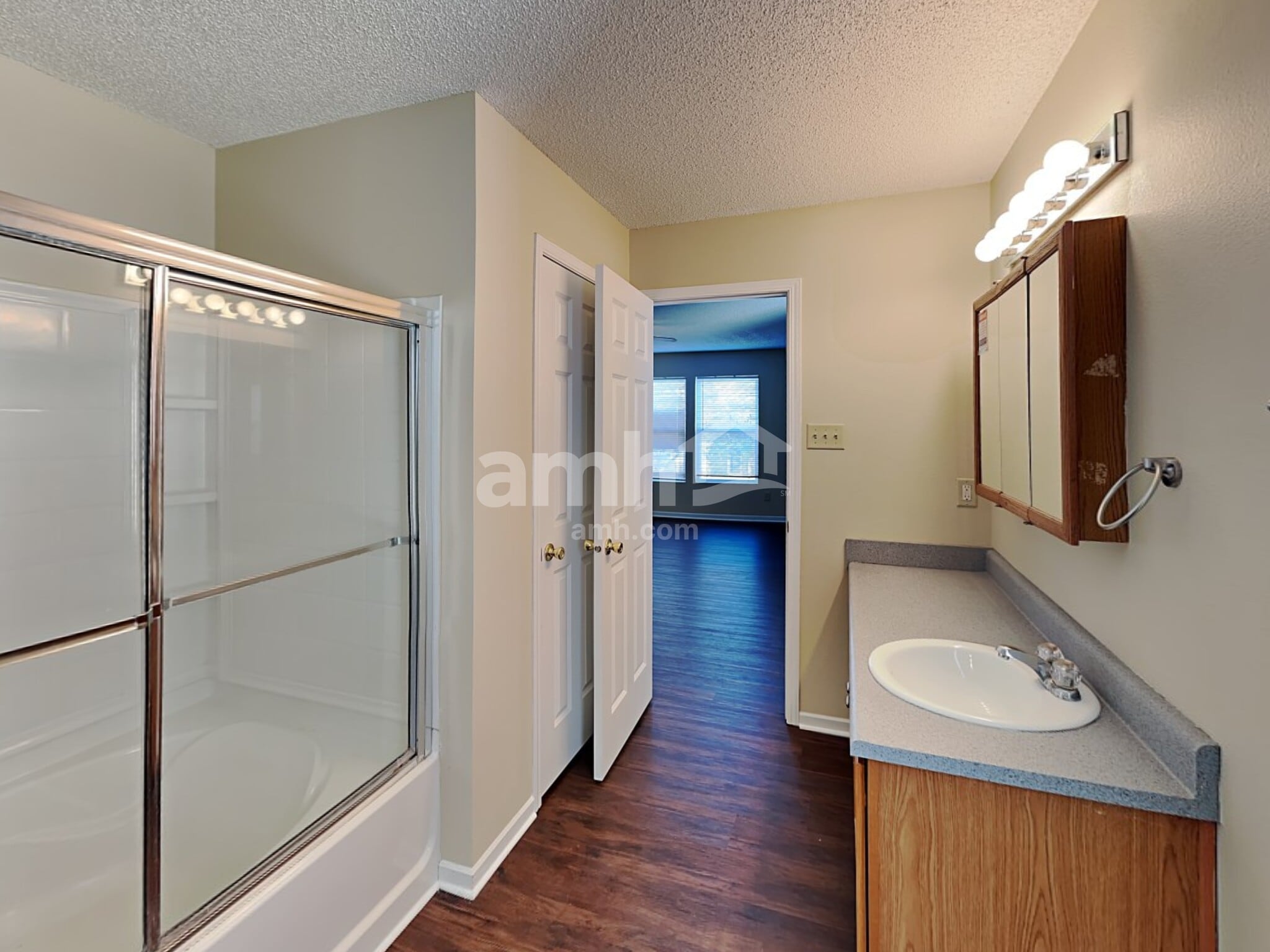 Building Photo - 9141 Cherry Grove Ct