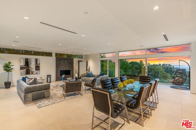 Building Photo - 2189 Summitridge Dr