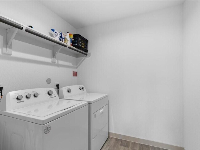 Building Photo - 1702 Maclane Ct
