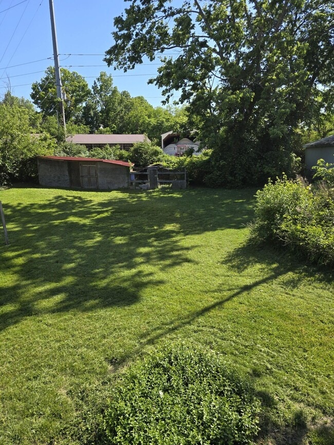 Building Photo - 204 S Robbins Ct