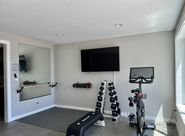 Building Photo - 2bd/1.75ba Kirkland Condo