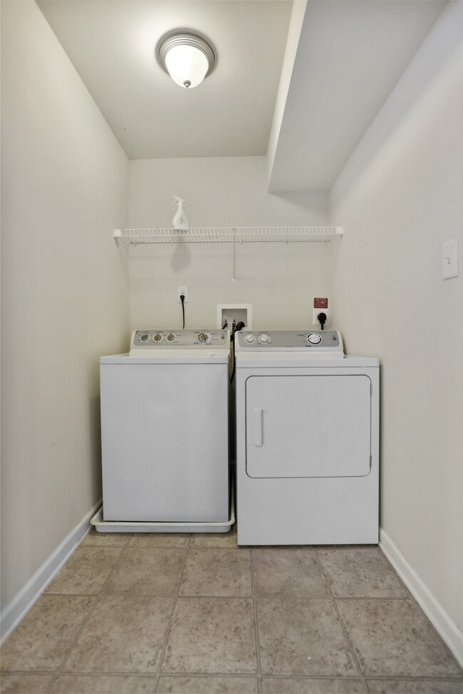 Building Photo - 18 Chillingham Ct