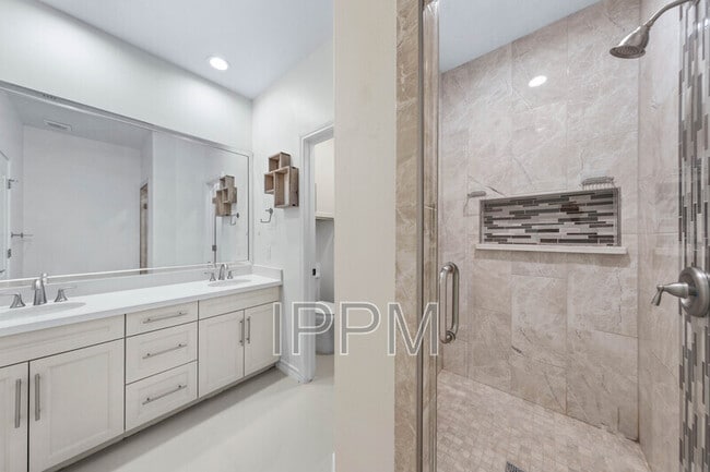 Building Photo - 7288 Rain Forest Dr