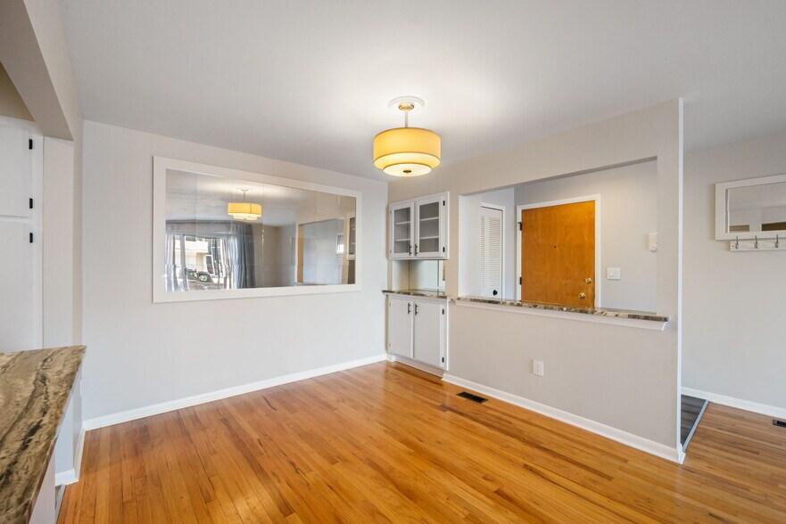 Building Photo - 8353 Kennedy Cir