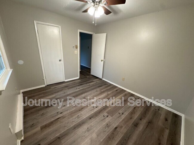 Building Photo - 1602 Ballymena Dr