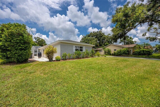 Building Photo - 10504 Lacera Dr