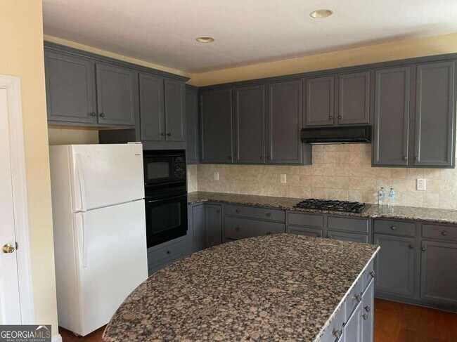 Building Photo - 5645 Princeton Run Trail