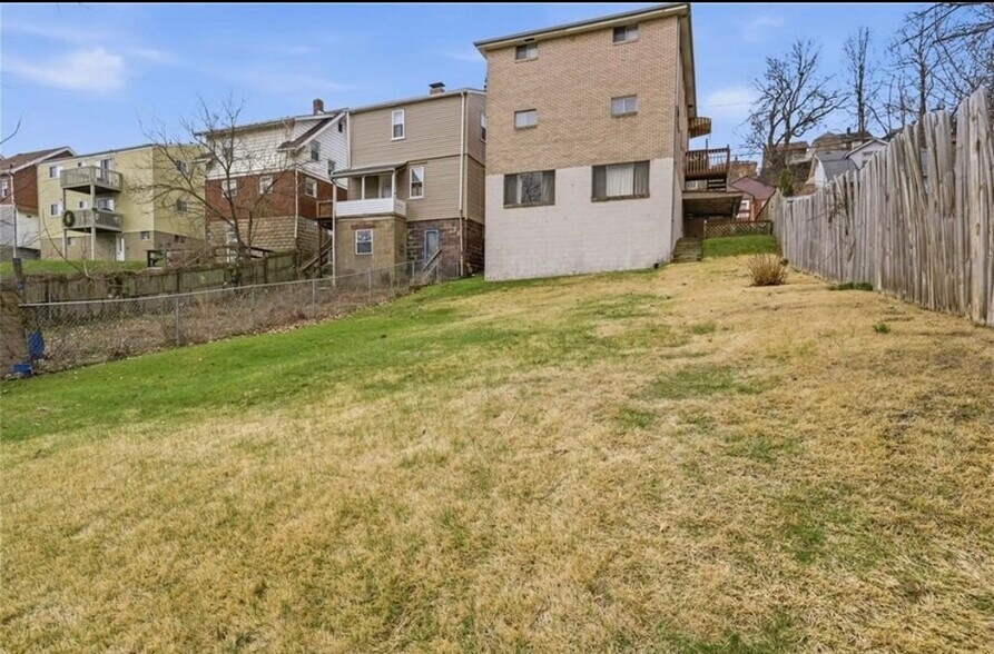 Building Photo - 226 Frankfort Ave