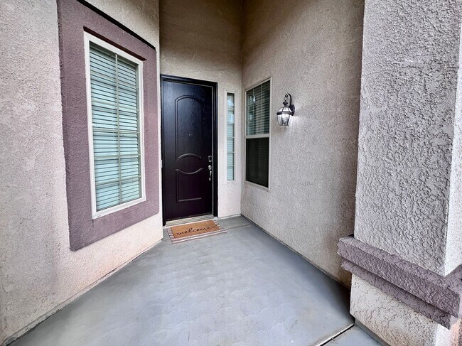 Building Photo - $2,895 Fowler & Church, Spacious 3 Bedroom...
