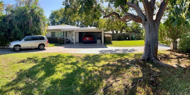 Building Photo - 4520 SW 24th Ave