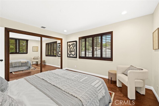 Building Photo - 1647 N Santa Anita Ave