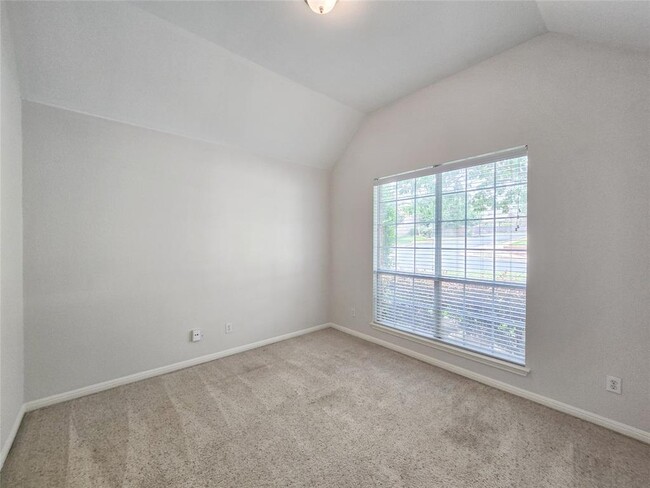 Building Photo - 9901 Bundoran Dr