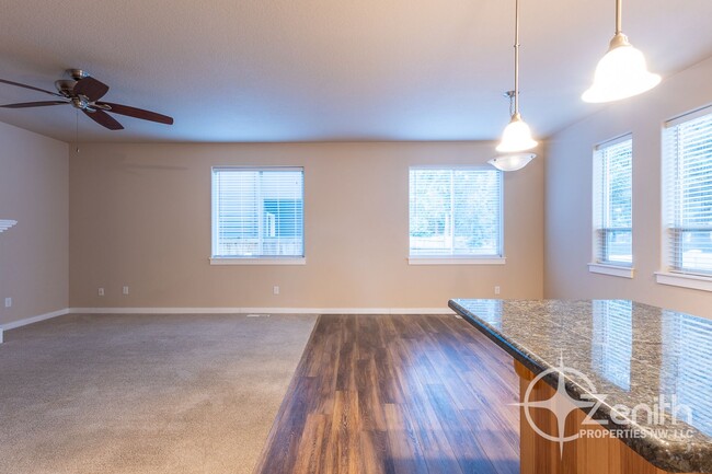 Building Photo - Waived Application Fees! Cozy 3 Bedroom En...