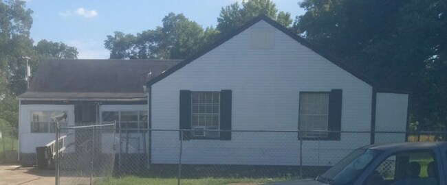 Primary Photo - 424 Elizabeth Ave