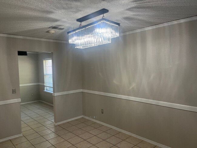 dining room - 1326 Old Barn Ln