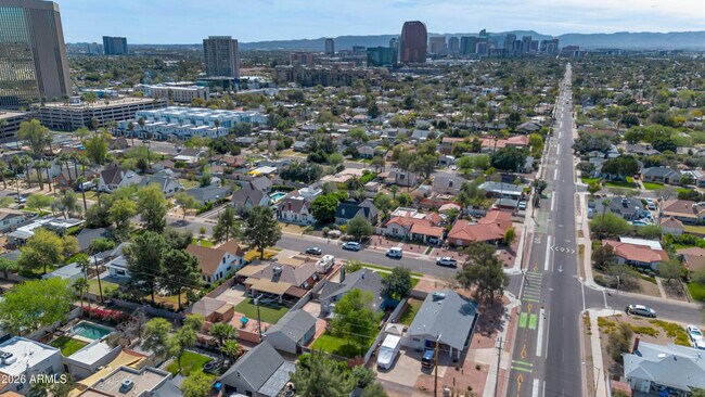 Building Photo - 114 W Windsor Ave