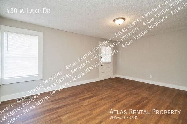 Building Photo - 430 W Lake Dr