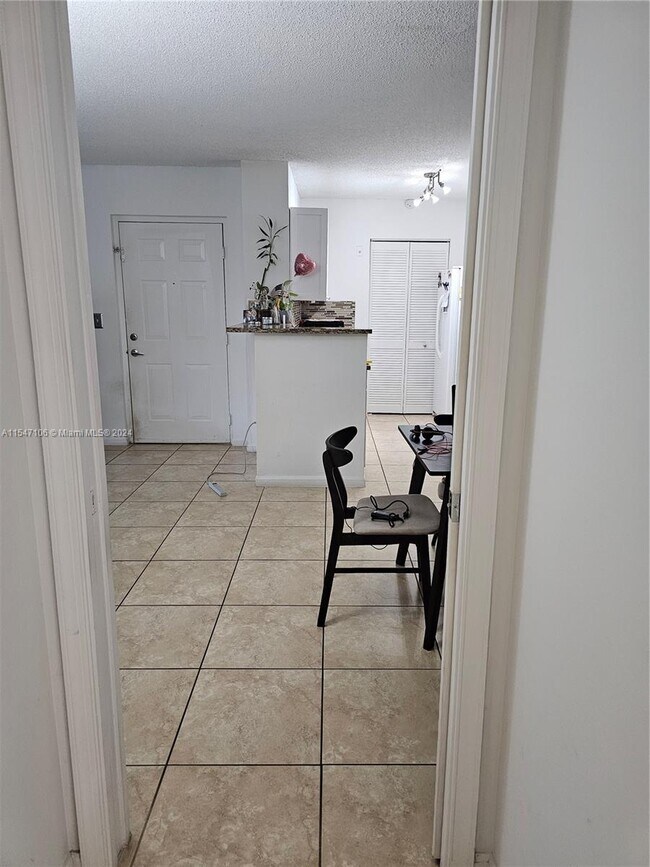 Building Photo - 4832 N State Rd 7