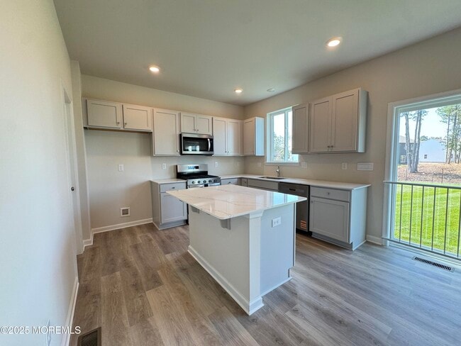 Building Photo - 17 Whaler Ave