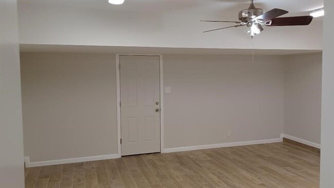 Building Photo - 1509 Jersey Dr