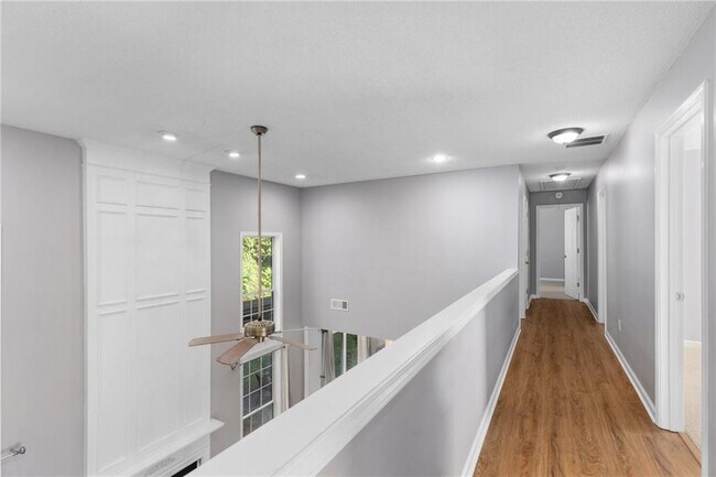 Building Photo - 13030 Carriage Park Ln