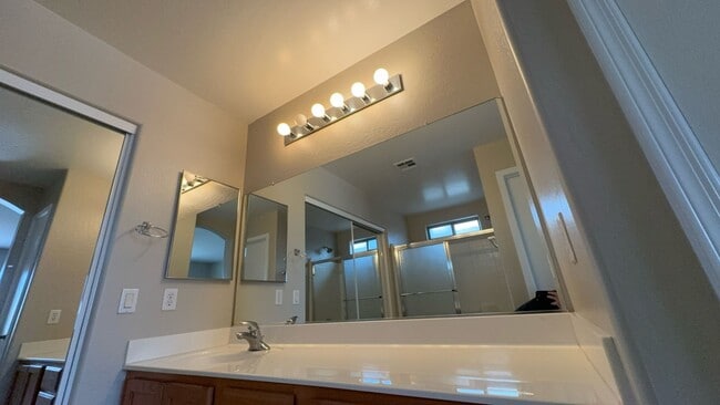 Building Photo - 41232 N Cambria Dr
