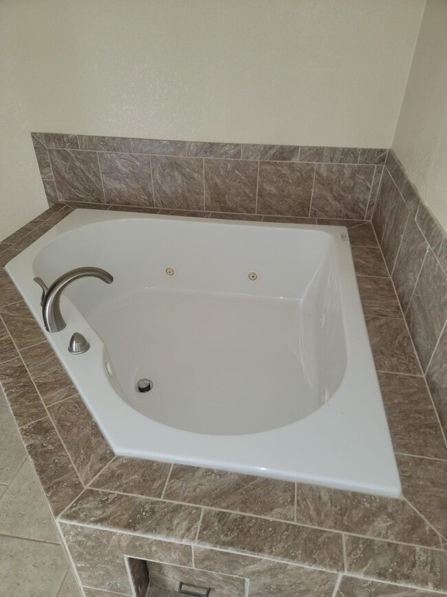 Building Photo - 22659 Old Hwy 169