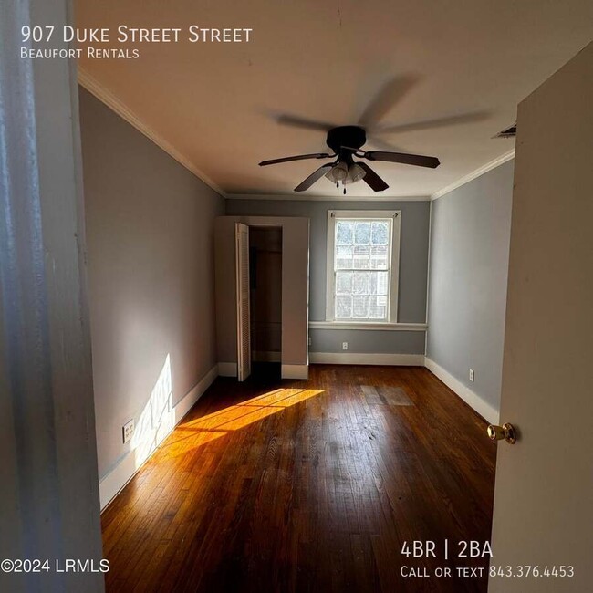Building Photo - 907 Duke St