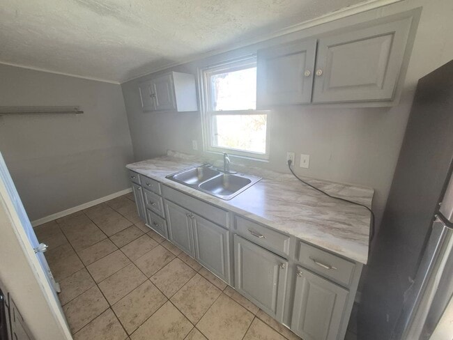 Building Photo - 1512 Kavanaugh St