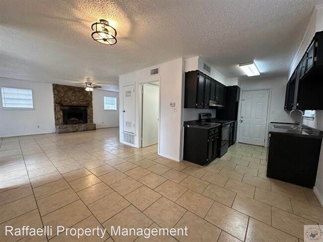 Building Photo - 3 br, 2 bath House - 1021 Locust St