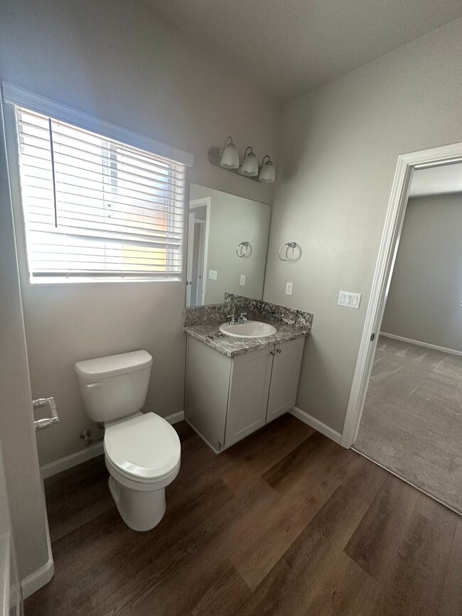 Building Photo - Wood Ranch Apartments 506