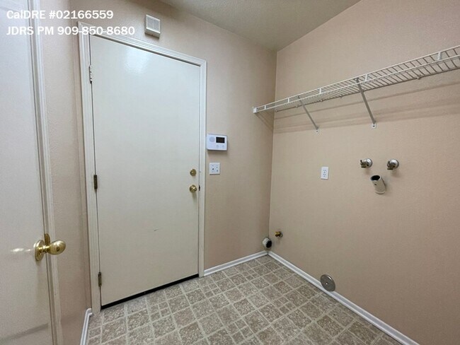 Building Photo - Rancho Cucamonga 5 Bedroom Home